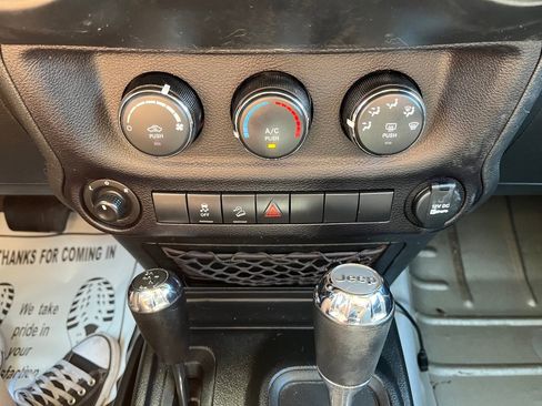 Used 2018 Jeep Wrangler Unlimited Sport S AWD/4WD image 15