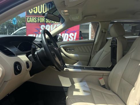 Used 2015 Ford Taurus SEL image 16