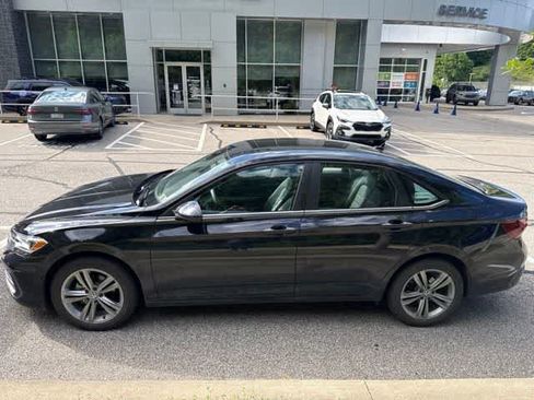 Used 2024 Volkswagen Jetta SE FWD image 5