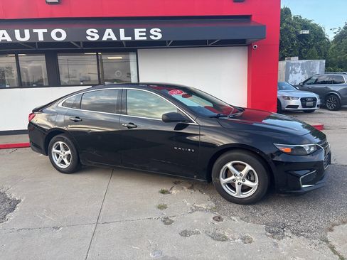 Used 2018 Chevrolet Malibu LS image 3