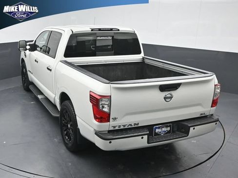 Used 2017 Nissan Titan SL w/ SL Towing Convenience Package RWD image 13