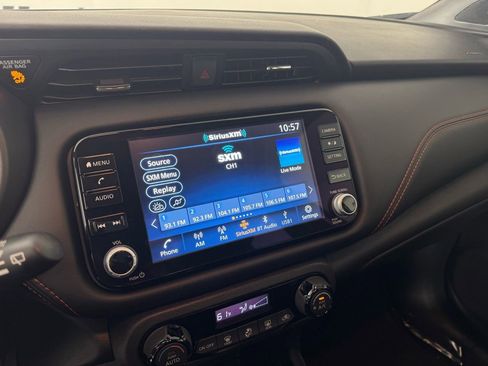 Used 2024 Nissan Kicks SR image 15