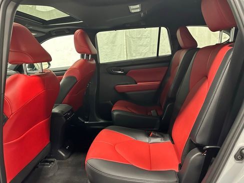 Used 2025 Toyota Highlander XSE image 47