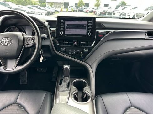 Used 2021 Toyota Camry SE FWD image 15