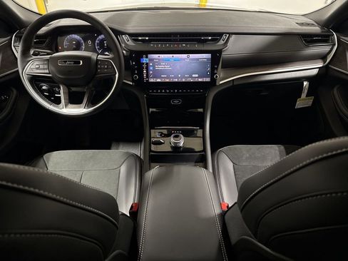 New 2026 Jeep Grand Cherokee L 4WD image 10