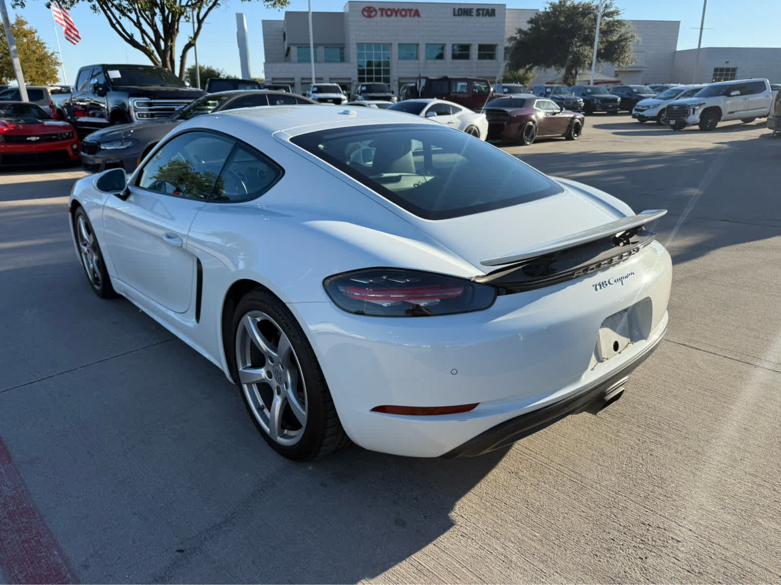 Used 2018 Porsche 718 Cayman RWD image 2