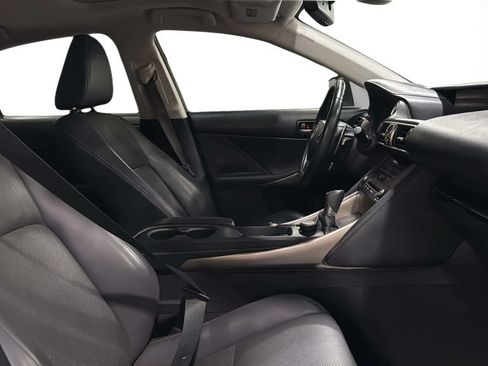 Used 2019 Lexus IS 300 RWD image 7