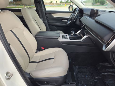 Used 2024 MAZDA CX-90 3.3 Turbo w/ Premium Package AWD/4WD image 32