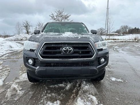 Used 2021 Toyota Tacoma SR5 image 3