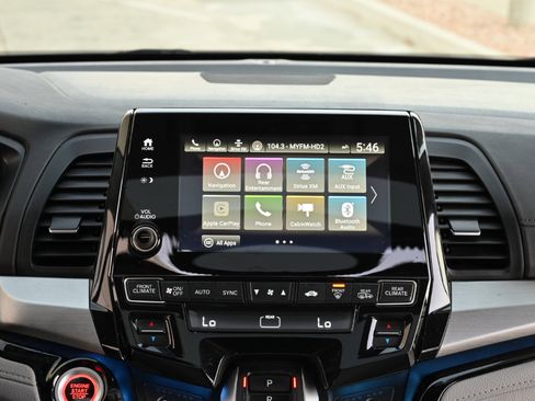 Used 2018 Honda Odyssey Elite image 25