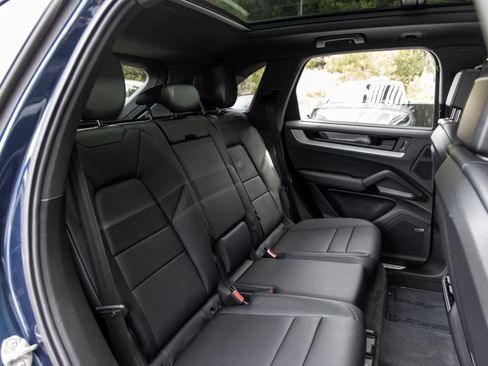 Certified 2024 Porsche Cayenne AWD/4WD image 50