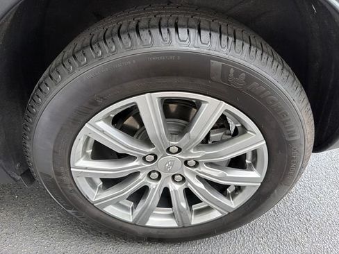 Used 2023 Cadillac XT4 Premium Luxury w/ Technology Package AWD/4WD image 20