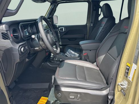 New 2026 Jeep Gladiator Rubicon w/ Safety Group AWD/4WD image 32