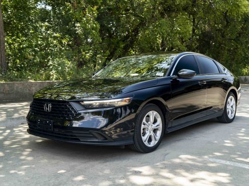 Used 2025 Honda Accord LX image 5