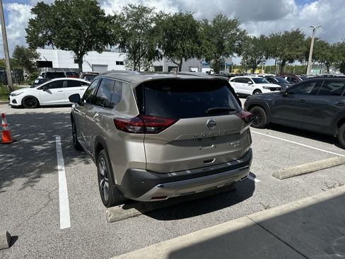 Used 2021 Nissan Rogue Platinum AWD/4WD image 6