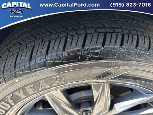 Used 2024 Volkswagen Tiguan SE FWD image 14