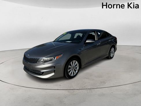 Used 2018 Kia Optima EX w/ Premium Package image 7