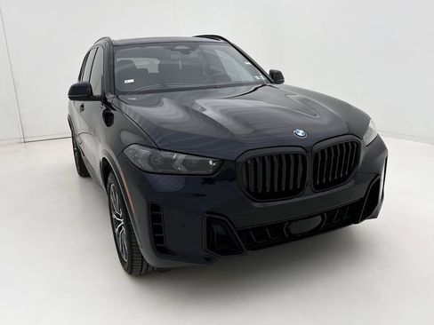 Certified 2024 BMW X5 xDrive40i w/ M Sport Package image 3
