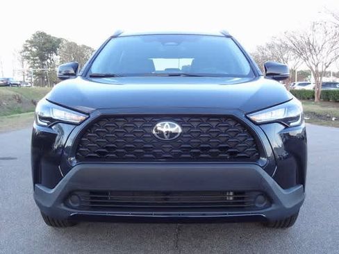 Used 2025 Toyota Corolla Cross LE image 5