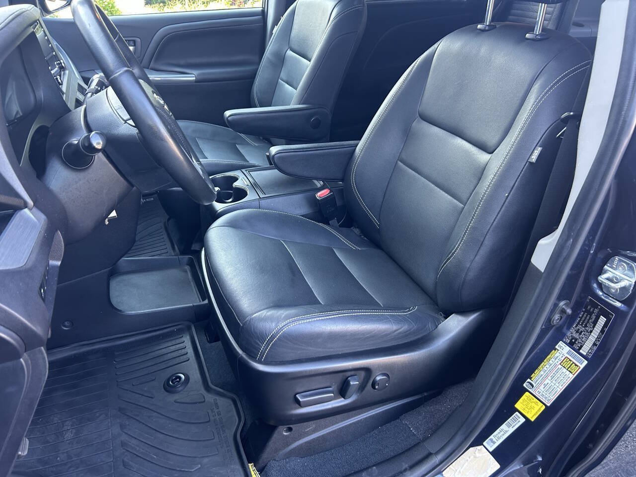 Used 2020 Toyota Sienna SE FWD image 22