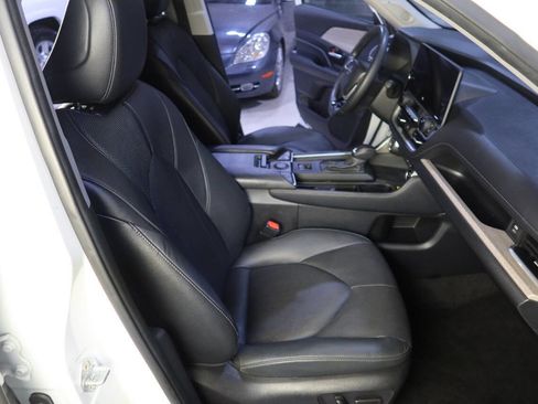 Used 2024 Toyota Grand Highlander FWD image 13