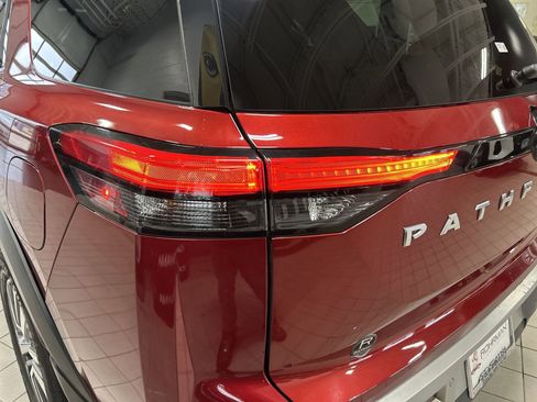 Certified 2023 Nissan Pathfinder SL image 38