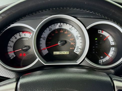 Used 2015 Toyota Tacoma TRD Sport w/ TRD Sport Package image 12