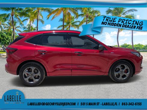 Used 2024 Ford Escape ST-Line w/ Tech Pack #1 FWD image 2
