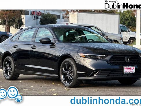 New 2025 Honda Accord SE image 1