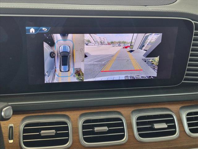 Used 2025 Mercedes-Benz GLS 580 4MATIC image 12
