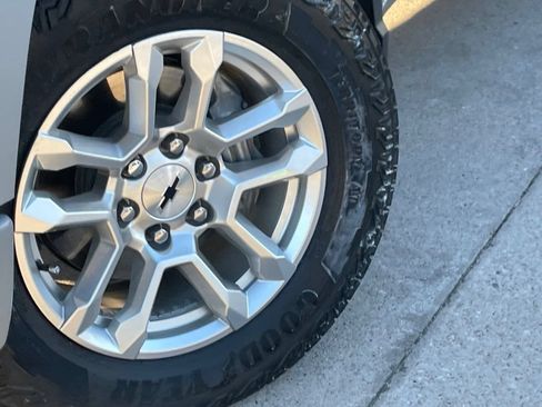 Certified 2025 Chevrolet Silverado 1500 RST w/ Convenience Package II AWD/4WD image 9