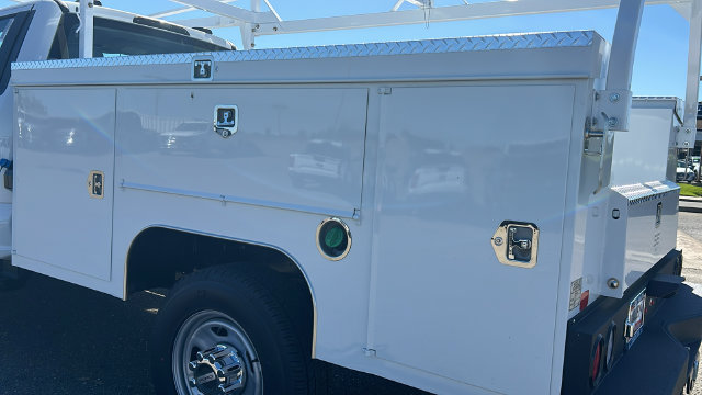 New 2026 Ford F350 XL w/ XL Chrome Package AWD/4WD image 14