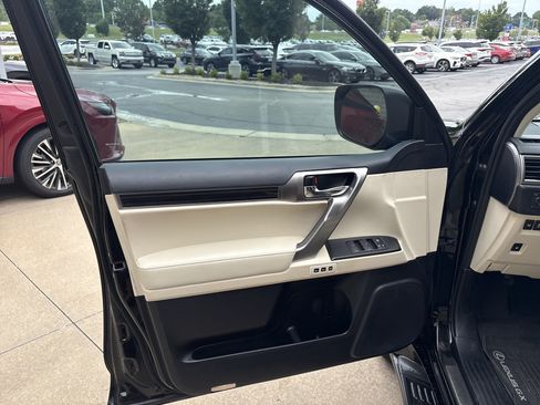 Used 2023 Lexus GX 460 Premium AWD/4WD image 14