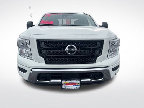 Certified 2021 Nissan Titan SV w/ SV Convenience Package image 2