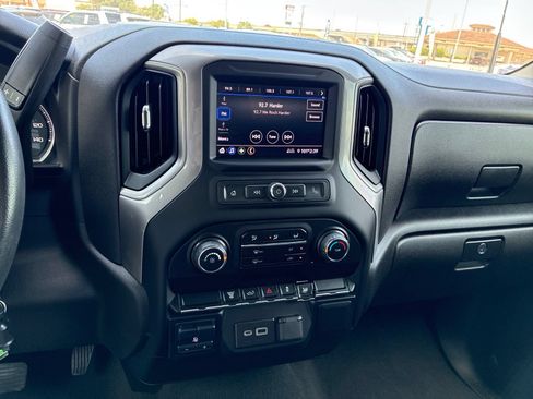 Used 2022 Chevrolet Silverado 2500 Custom w/ Custom Value Package AWD/4WD image 26