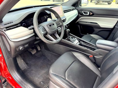 Used 2025 Jeep Compass Limited w/ Elite Group image 11