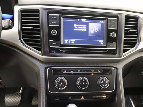 Certified 2022 Volkswagen Atlas SE image 11