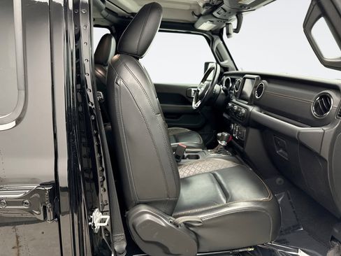 Used 2022 Jeep Gladiator Overland image 17