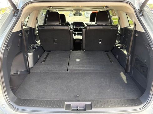Certified 2025 Toyota Highlander XLE AWD/4WD image 7