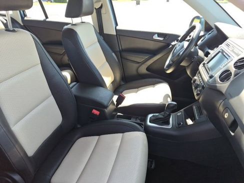 Used 2017 Volkswagen Tiguan S FWD image 20
