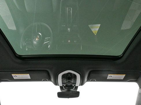 Certified 2026 Porsche Macan image 20