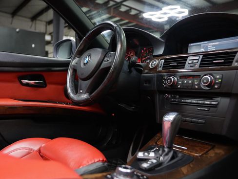 Used 2013 BMW 328i Convertible w/ M Sport Pkg image 37