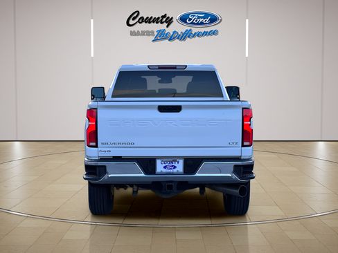 Used 2024 Chevrolet Silverado 2500 LTZ AWD/4WD image 11
