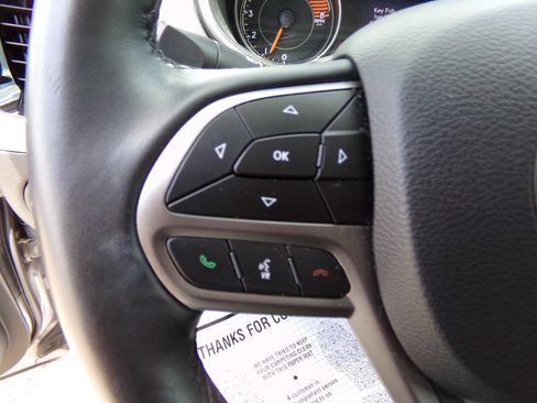 Used 2019 Jeep Cherokee Limited image 55