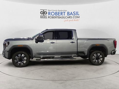 Certified 2025 GMC Sierra 3500 Denali w/ Denali Reserve Package image 2