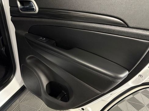 Used 2021 Jeep Grand Cherokee Laredo w/ Security & Convenience Group image 31