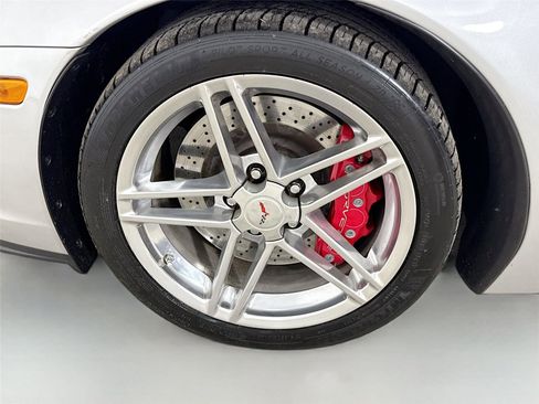 Used 2007 Chevrolet Corvette Z06 w/ Preferred Equipment Group image 27