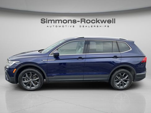 Used 2022 Volkswagen Tiguan SE image 4