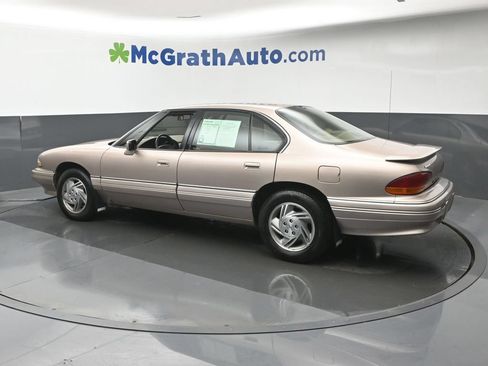 Used 1995 Pontiac Bonneville SE FWD image 23