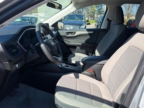 Used 2022 Ford Escape SE image 10